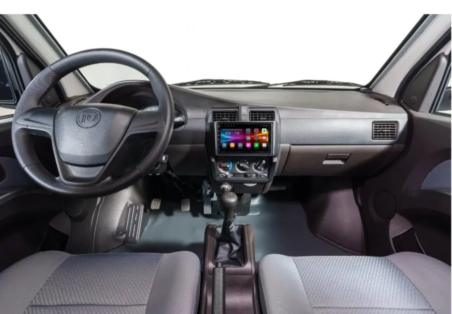 Nội thất cabin xe tải nhỏ TQ Wuling N300P với màn hình cảm ứng 7 inch