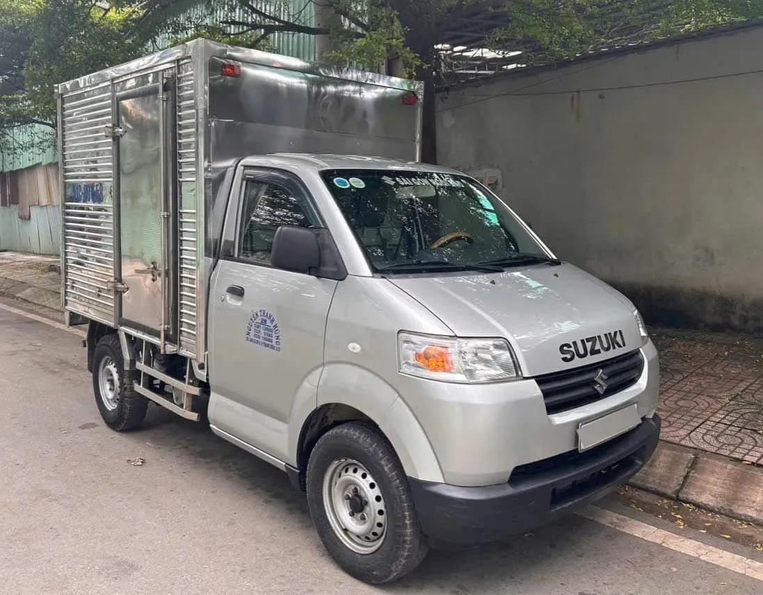 Kiểm tra xe bán tải cũ cho nhu cầu vận chuyển nhỏ