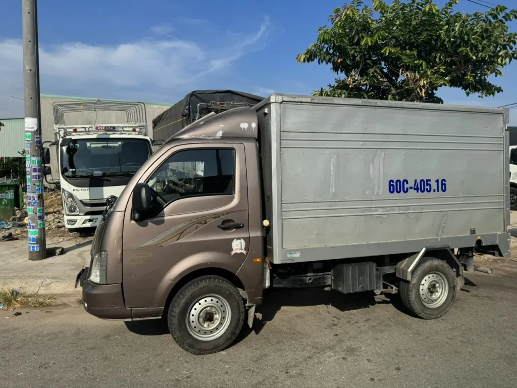 xe-tai-tata-1t-gia-re