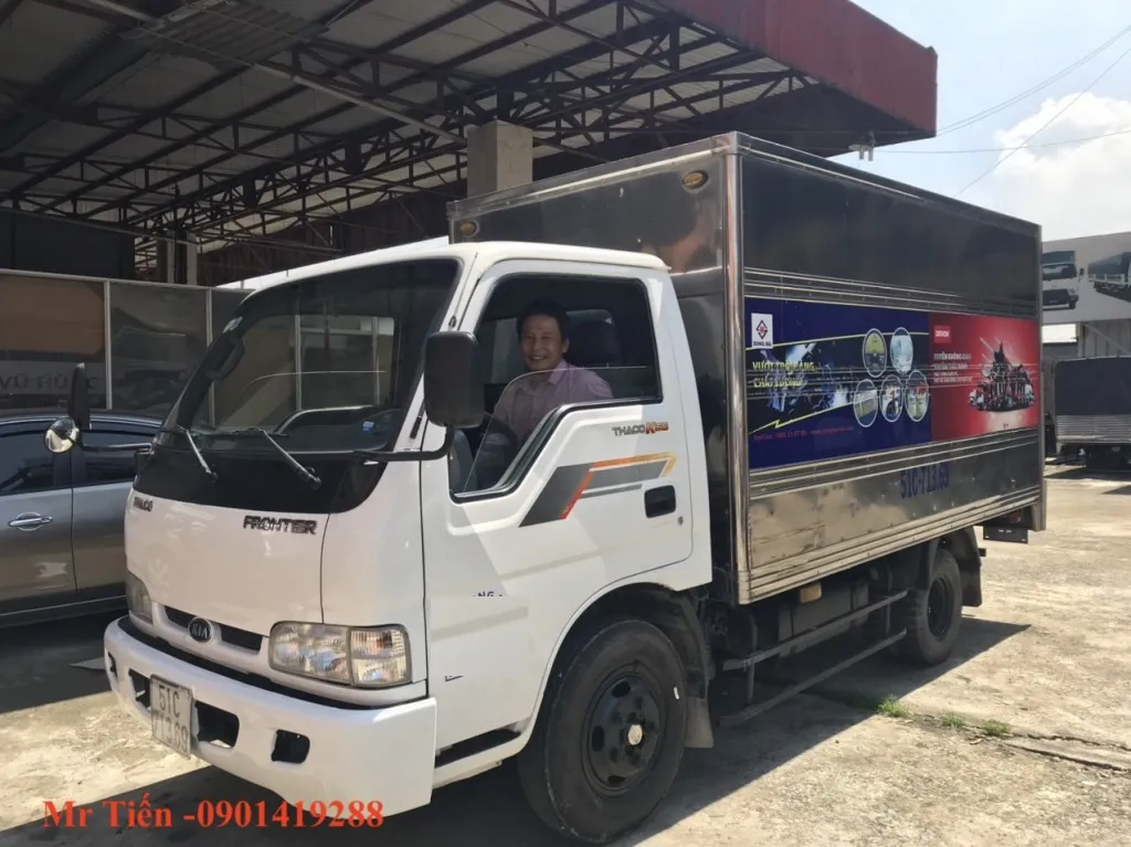 Kia K165 2.4 tấn thùng kín