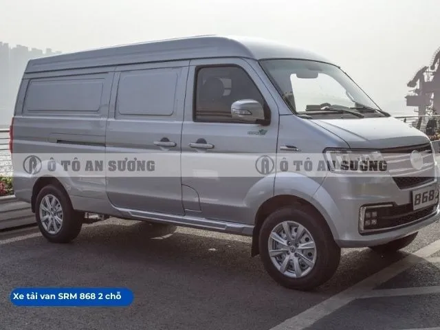 Ngoại hình thể thao và động cơ mạnh mẽ của xe bán tải van SRM 868 mặt ca lăng mới
