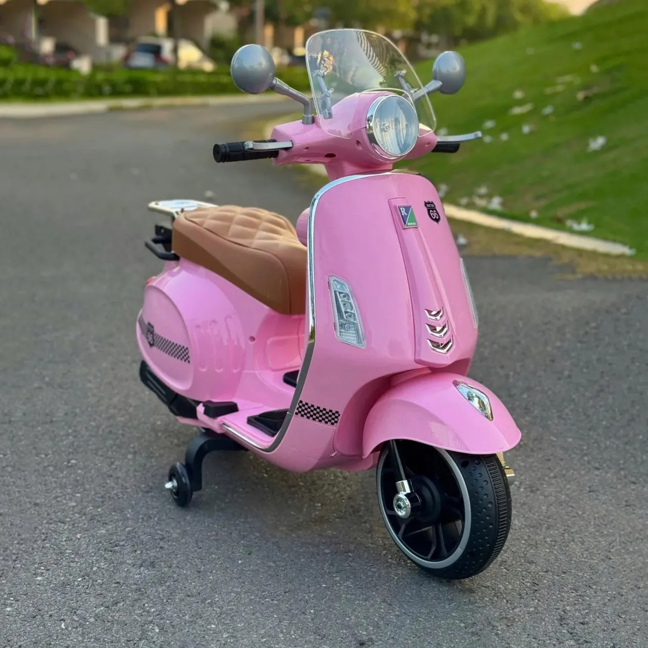 Xe Vespa điện cho bé HLW 1388