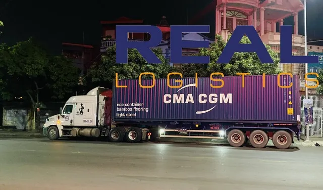 Bàn giao xe đầu kéo và sơ mi rơ moóc cho khách hàng vận tải container