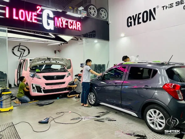 Xử lý vết xước kính ô tô tại Shitek Detailing