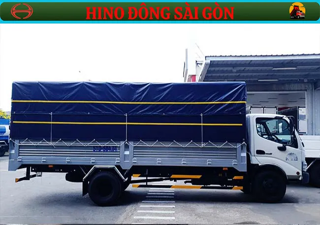 Xe Hino 3.5 tấn thùng mui bạt 5m7
