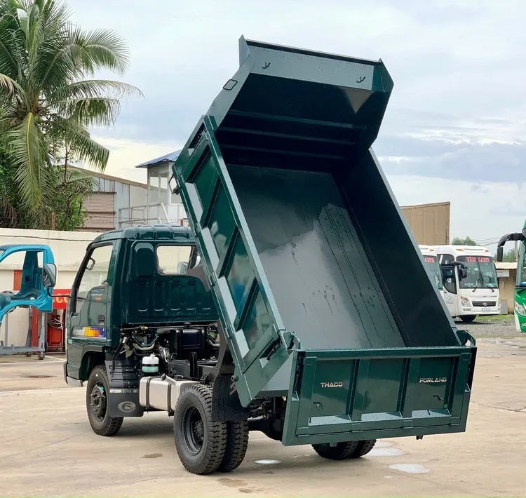 Hình ảnh chi tiết phía sau xe ben Thaco Forland FD250 2.5 tấn