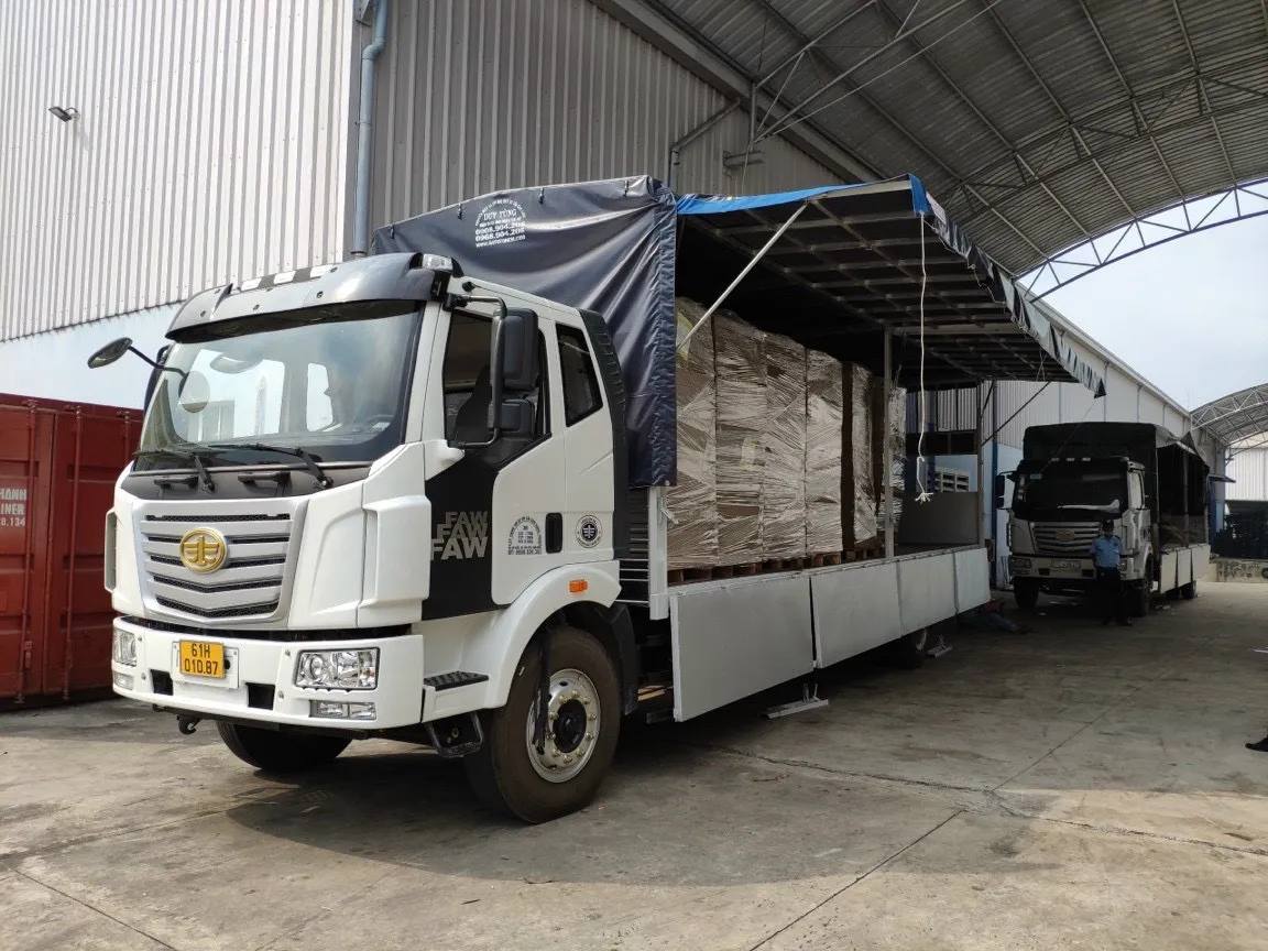Xe tải FAW 7 tấn thùng 10 Mét mở thùng khung chuồng heo mở vĩ - lên xuống hàng hóa dễ dàng