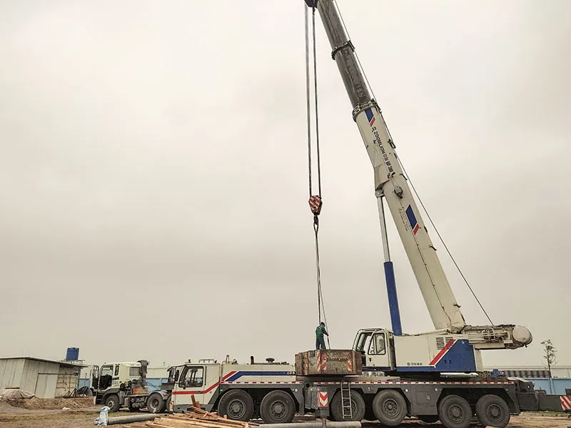 Vận hành xe cẩu trong điều kiện mặt bằng hẹp đòi hỏi kỹ thuật cao