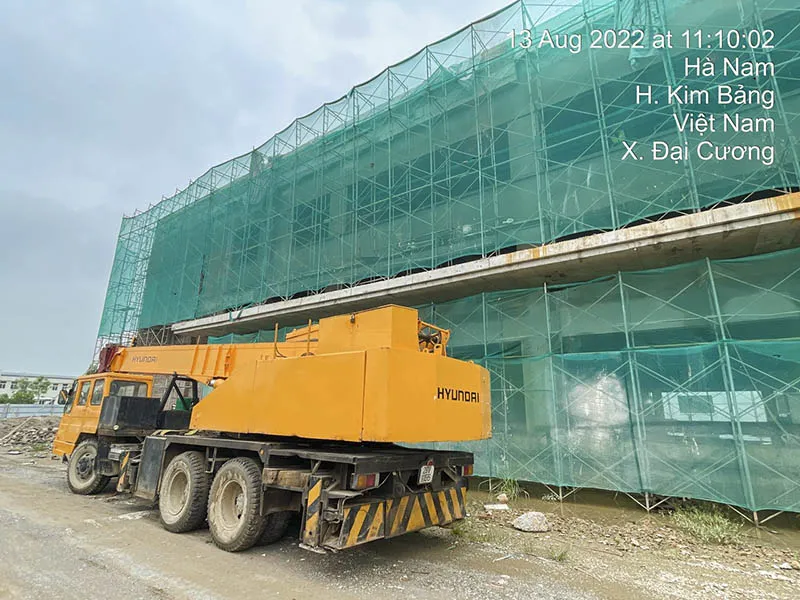 Lắp đặt bồn bể công nghiệp bằng xe cẩu chuyên dụng tại Hà Nam