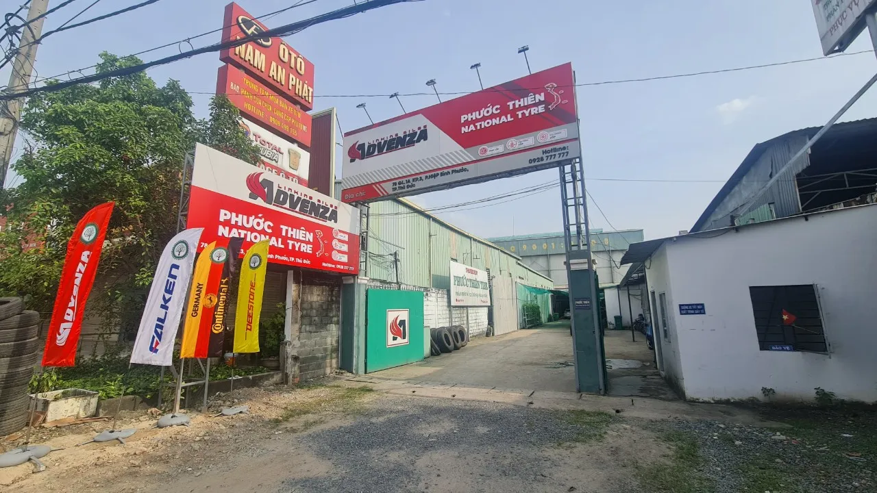 Kho hàng Ngã tư Bình Phước, TP. Thủ Đức