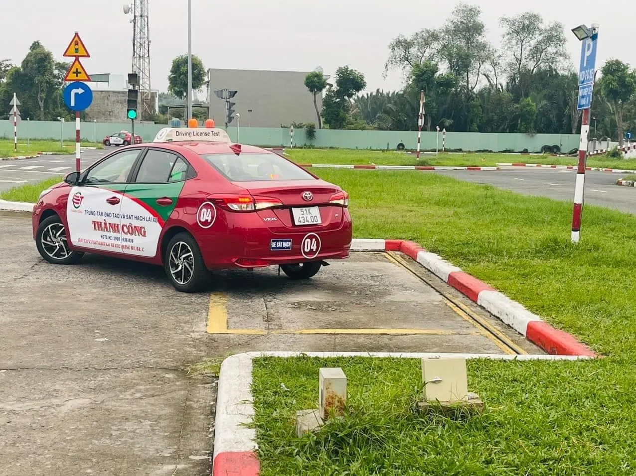 Khoá học lái xe ô tô B1-B2 14