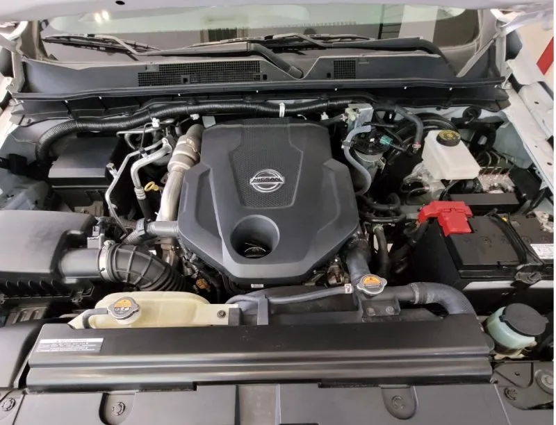 Hình ảnh động cơ 2.3L Twin Turbo mạnh mẽ của xe bán tải navara EL 2022