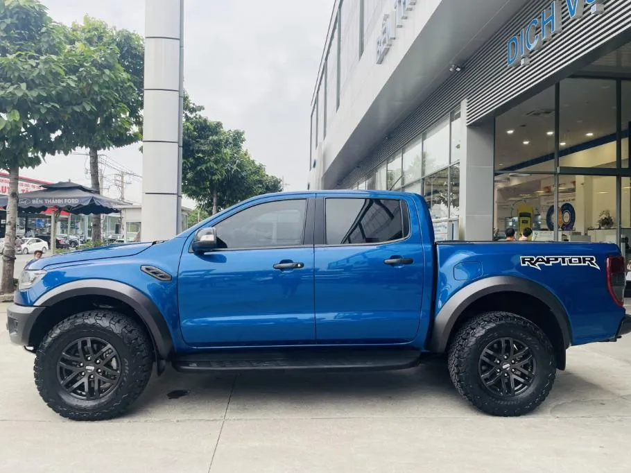 Nội thất ghế da và vô lăng xe Ford Ranger Raptor 2019