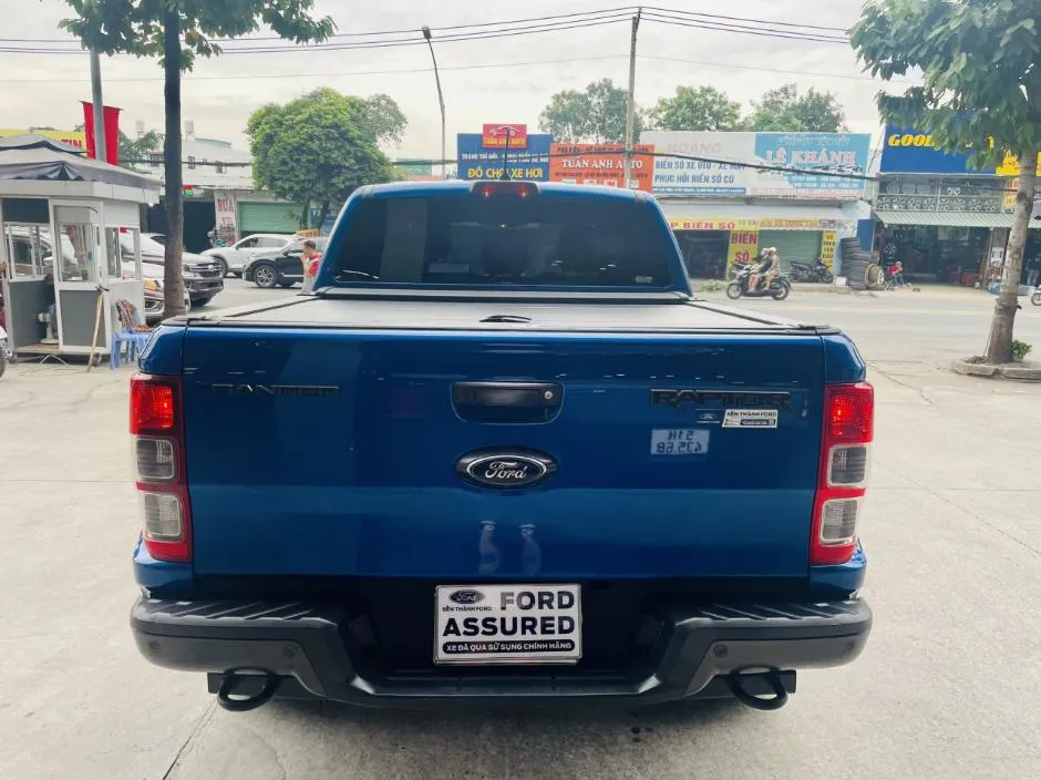 Mặt đồng hồ và màn hình giải trí xe Ranger Raptor