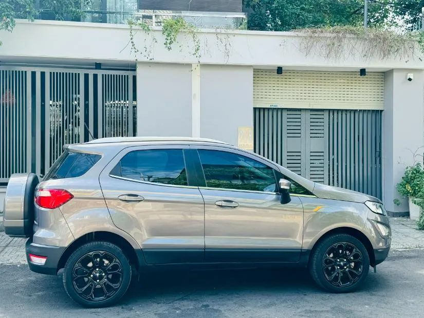 Chi tiết đầu xe Ford EcoSport cũ
