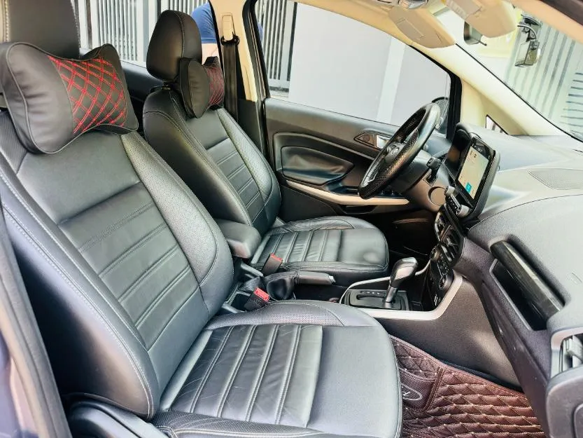 Đồng hồ táp-lô hiển thị số km