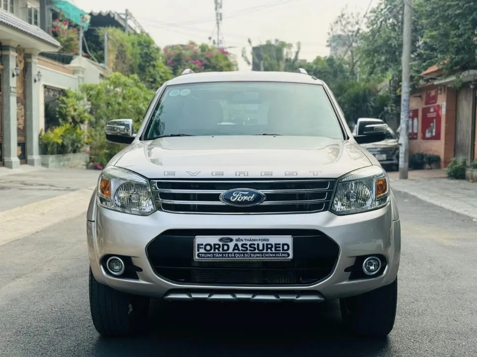 Xe Ford Everest 2.5L AT 2015 đã qua sử dụng với ngoại thất Ghi vàng