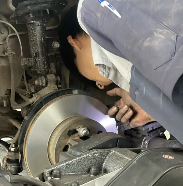 Sơ đồ minh họa chi tiết các góc đặt bánh xe: Toe, Camber, Caster