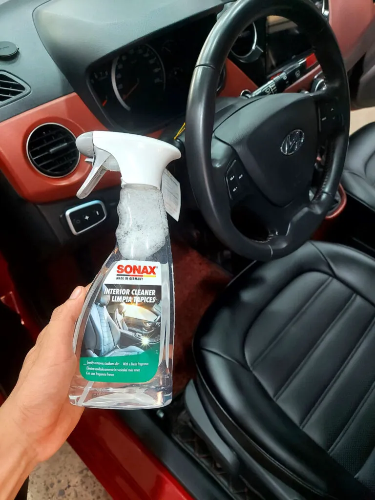 Dung dịch vệ sinh nội thất ô tô đa năng Sonax chuyên dụng