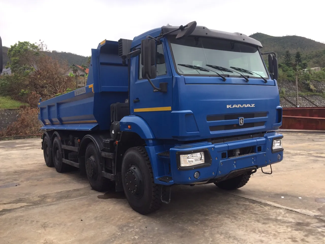 Xe Ben KAMAZ 65201 (8x4) Cầu Dầu