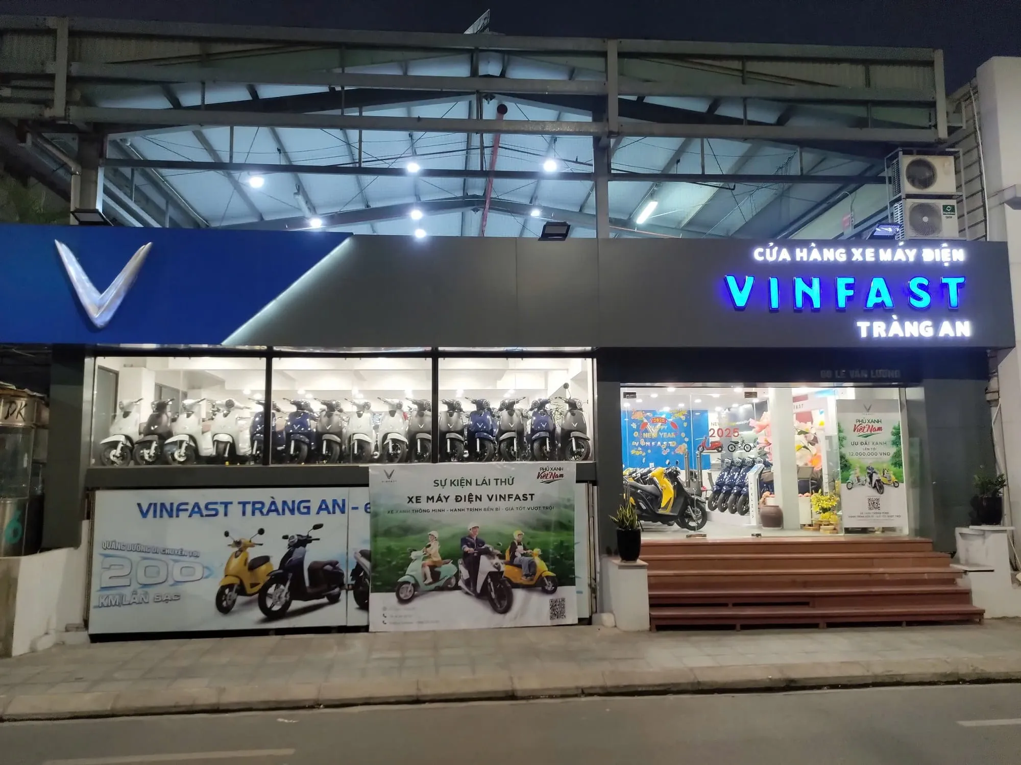 Hệ thống dịch vụ 3S của cửa hàng bán xe máy điện VinFast Tràng An hỗ trợ bảo trì chuyên nghiệp