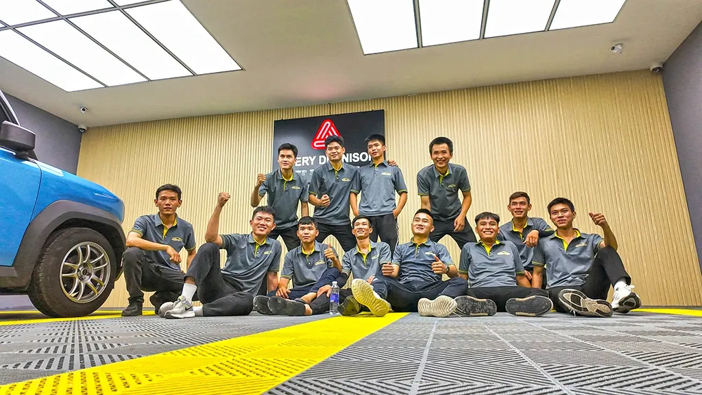 Hình ảnh khách hàng và xe tại Thành Phát Auto