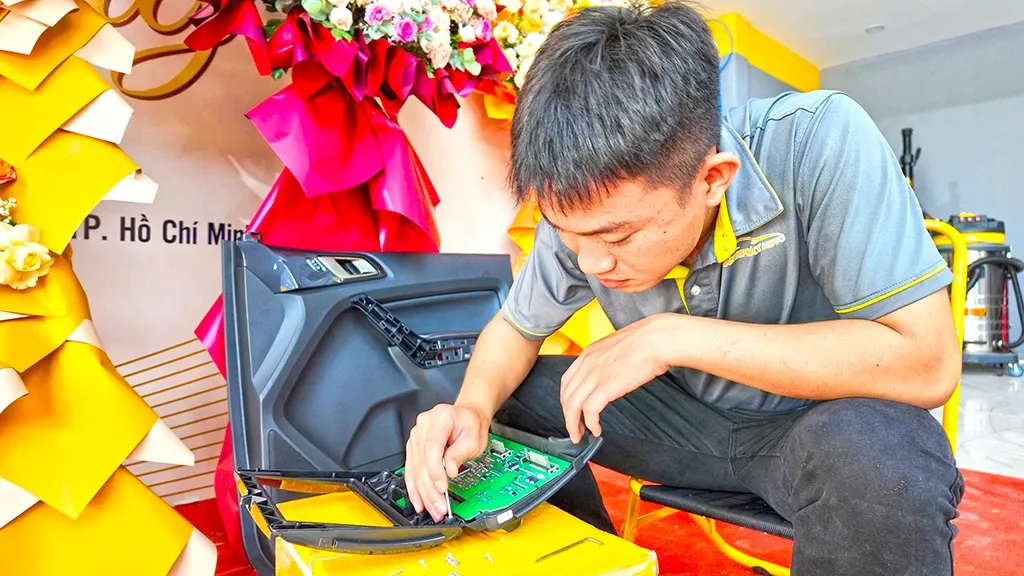 Dán cách âm chống ồn ô tô chuyên nghiệp