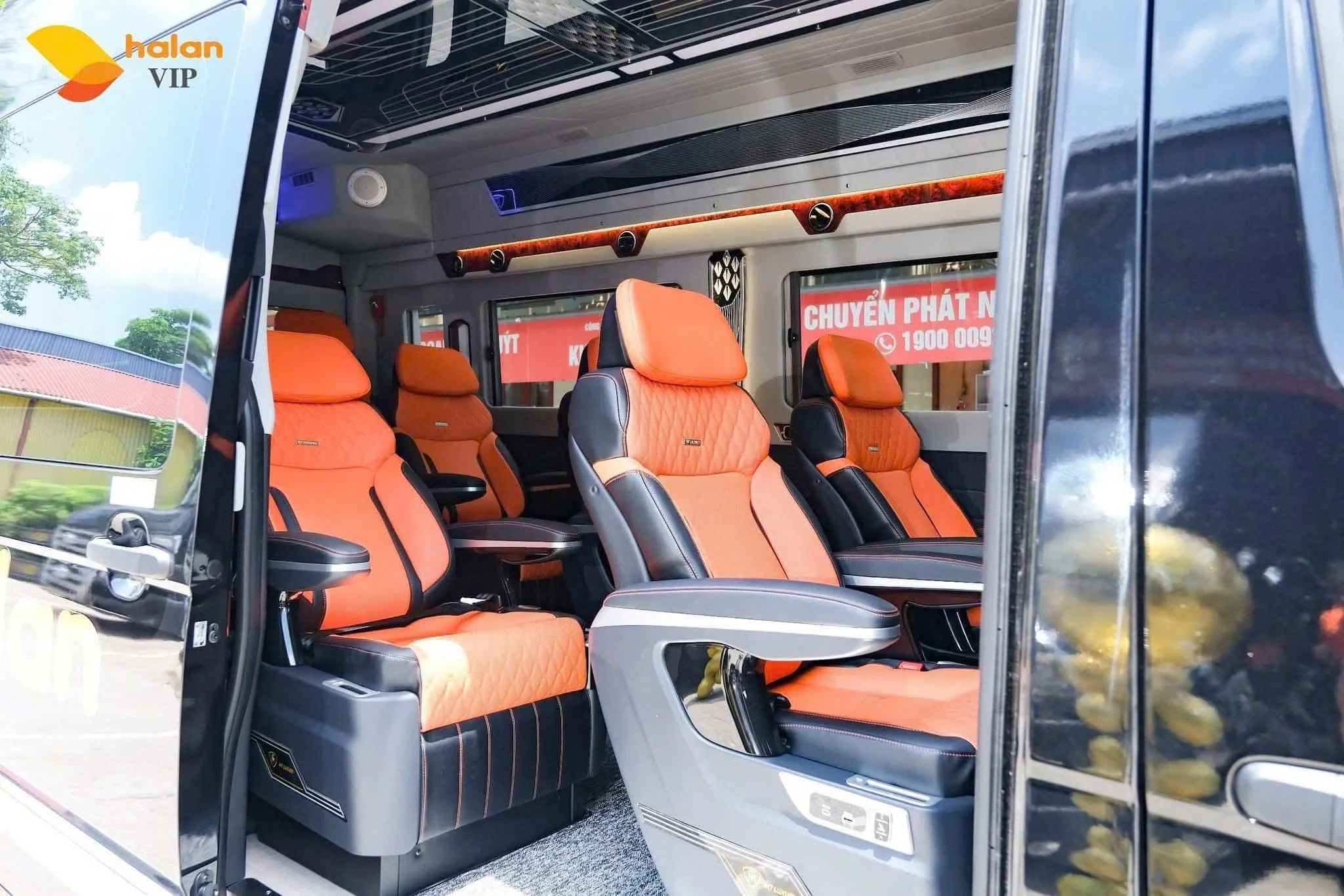 Nội thất xe Limousine Hà Lan với ghế massage và tiện nghi cao cấp