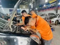 Học viên sửa chữa hệ thống điện ô tô chuyên sâu
