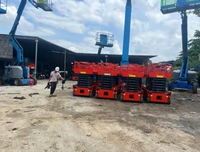 Ứng dụng xe nâng người trong kho bãi KCN