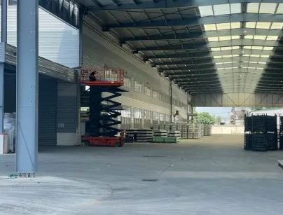 Dịch vụ xe nâng người giá rẻ cạnh tranh tại miền Nam