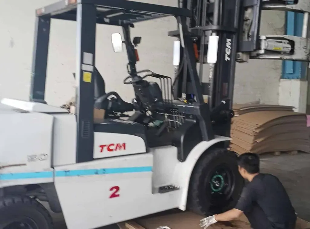 Sửa chữa hệ thống phanh xe nâng dầu TCM