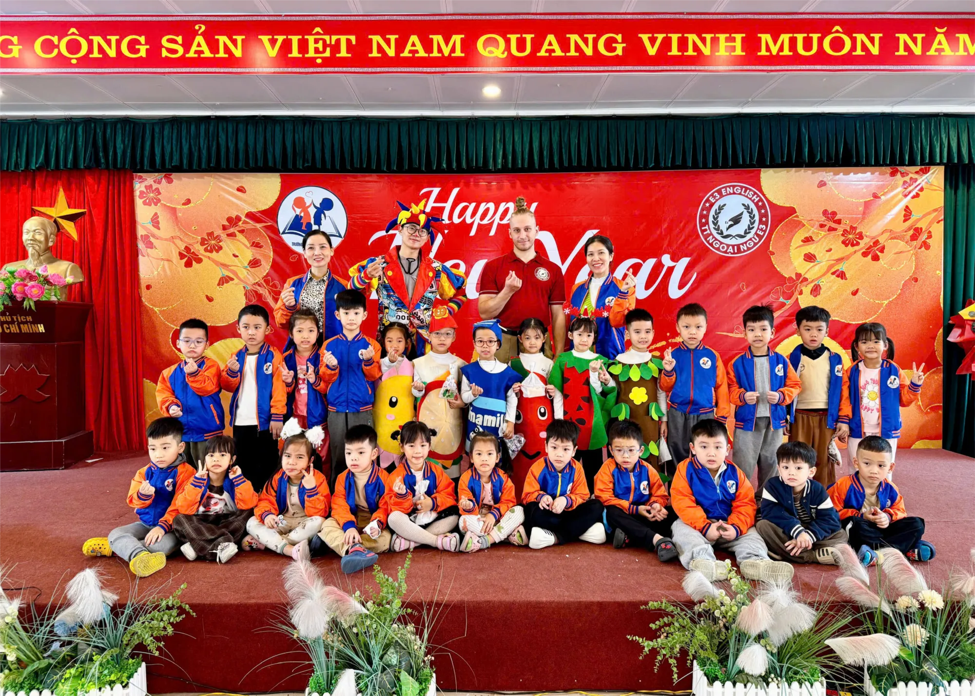 Các bé lớp Mẫu giáo lớn A2 tham gia chương trình "English Festival" mở rộng vốn từ vựng và chủ đề