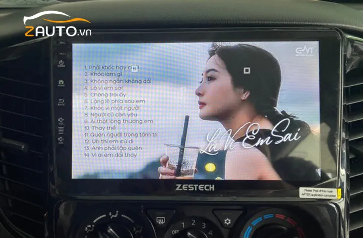 Màn hình xe ô tô hỗ trợ phát nhạc đa dạng